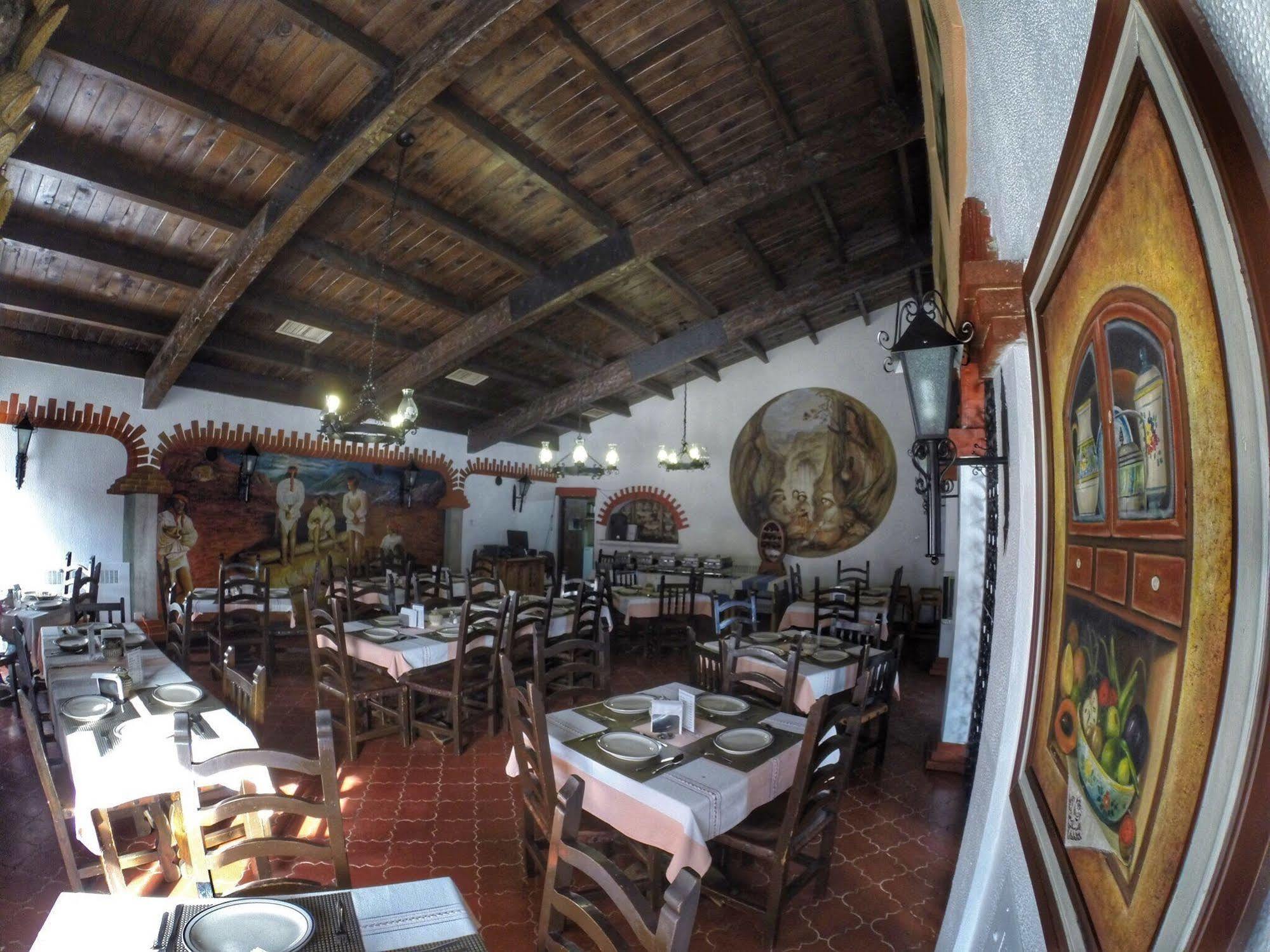 Hotel Parador Santa Cruz Creel Bagian luar foto